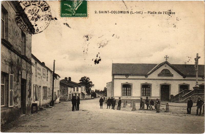 Carte postale ancienne St Colombin Place de l'Eglise