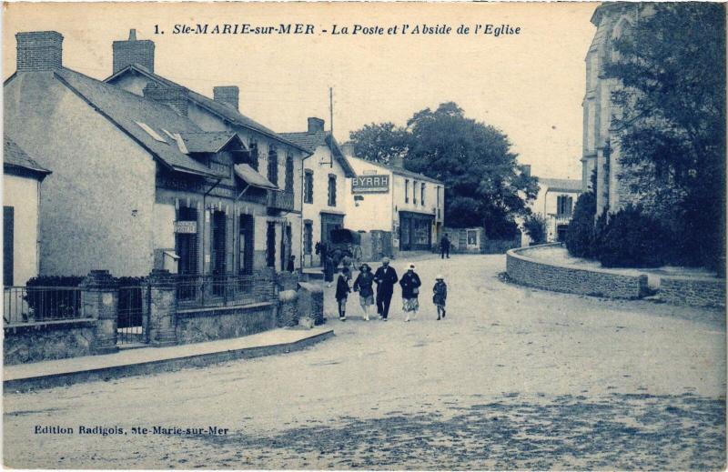 Carte postale ancienne Ste Marie sur Mer la Poste Abside de l'Eglise