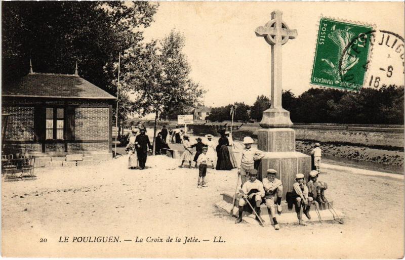 Carte postale ancienne Le Poliguen Croix de la Jetee