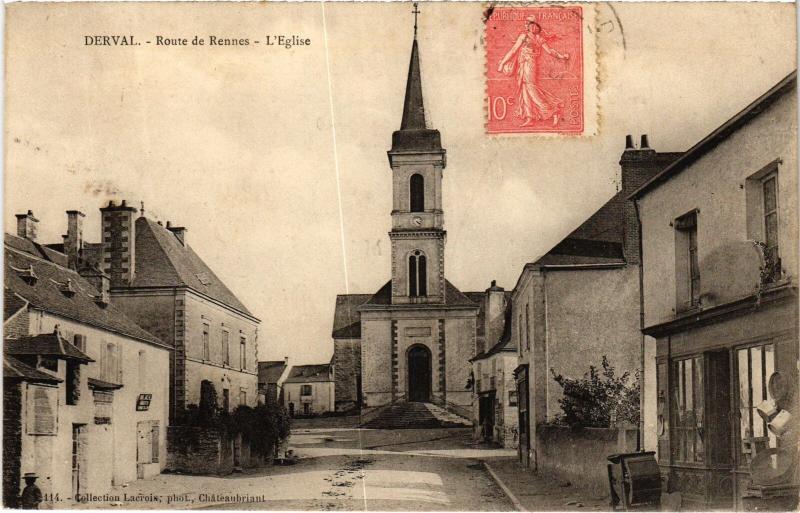 Carte postale ancienne Derval Route de Rennes Eglise à Derval