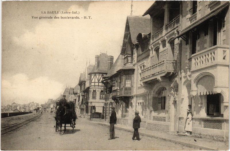 Carte postale ancienne La Baule vue generale des boulevards