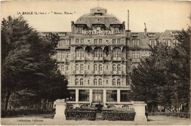 Carte postale ancienne La Baule Hotel Royal