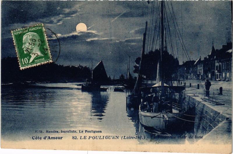 Carte postale ancienne Le Poliguen le Phare au clair de lune