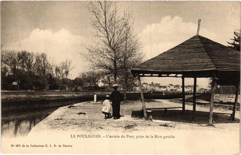 Carte postale ancienne Le Poliguen entree du Port