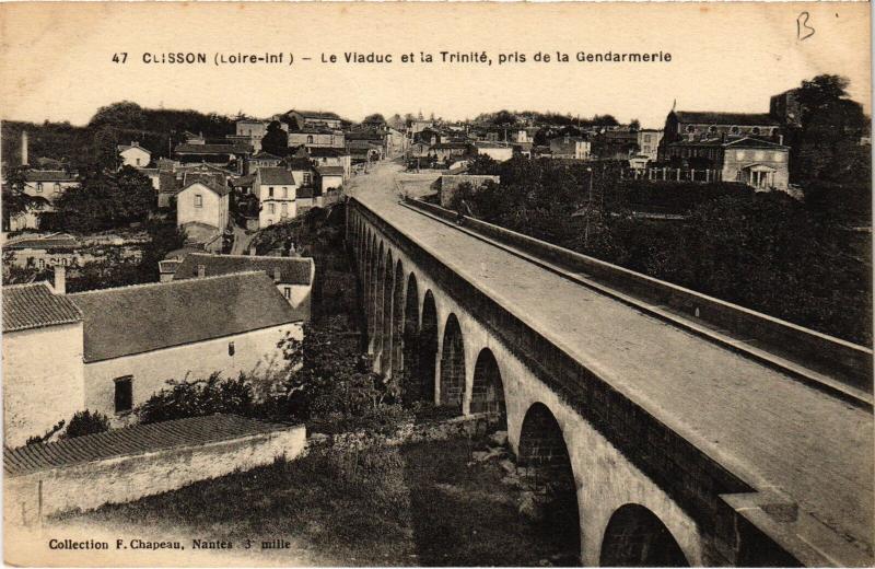 Carte postale ancienne Clisson le Viaduc et la Trinite à Clisson