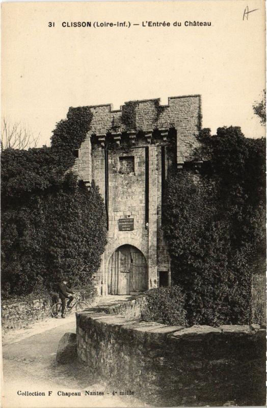 Carte postale ancienne Clisson entree du chateau à Clisson