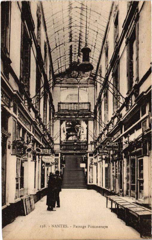Carte postale ancienne Nantes Passage Pommeray à Nantes