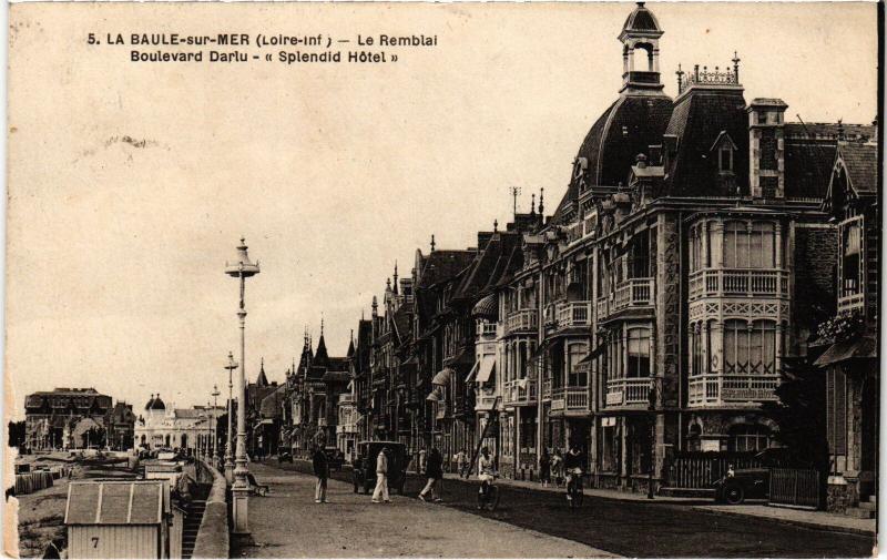 Carte postale ancienne La Baule Boulevard Darlu Splendid Hotel