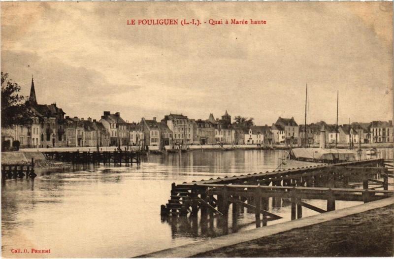 Carte postale ancienne Le Poliguen Quai a maree haute