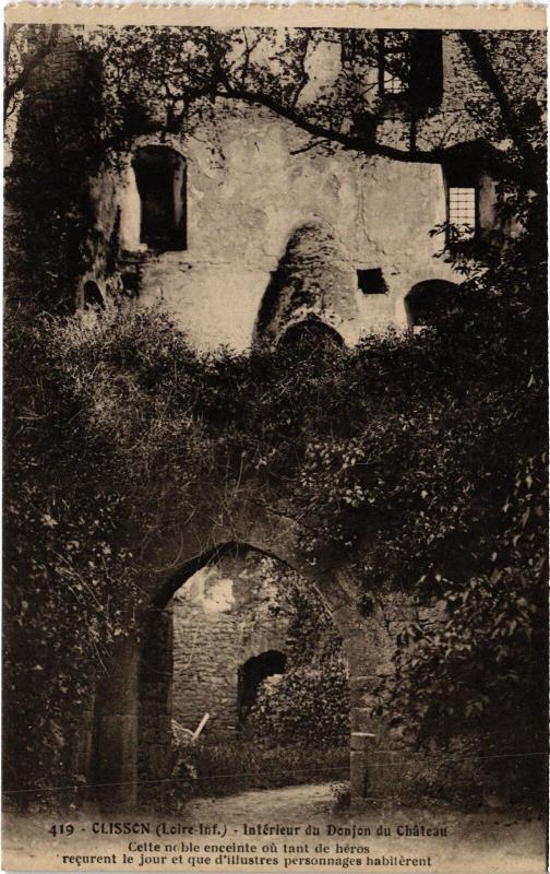 Carte postale ancienne Clisson interieur du Donjon du Chateau à Clisson