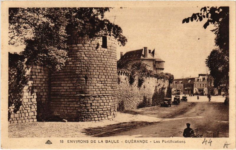 Carte postale ancienne Guerande les fortifications