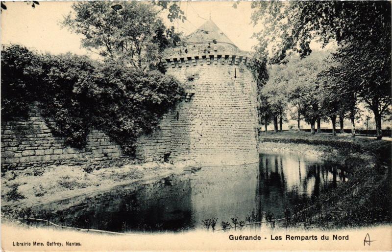 Carte postale ancienne Guerande les remparts