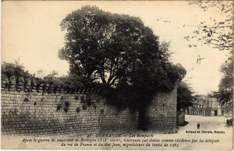 Carte postale ancienne Guerande les remparts