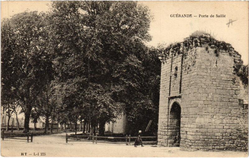 Carte postale ancienne Guerande Porte de Saille