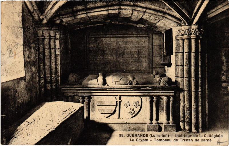 Carte postale ancienne Guerande interieur de la Collegiale la crypte