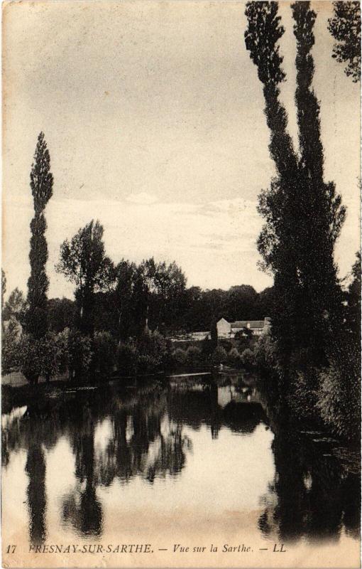 Carte postale ancienne Fresnay-sur-Sarthe Vue sur la Sarthe France à Fresnay-sur-Sarthe