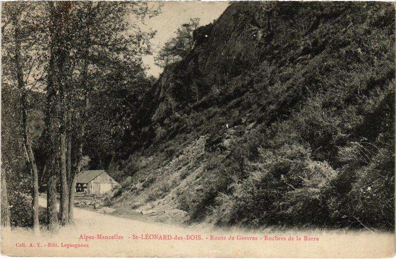 Carte postale ancienne Saint-Leonard-des-Bois Route de Gesvres - Rochers France