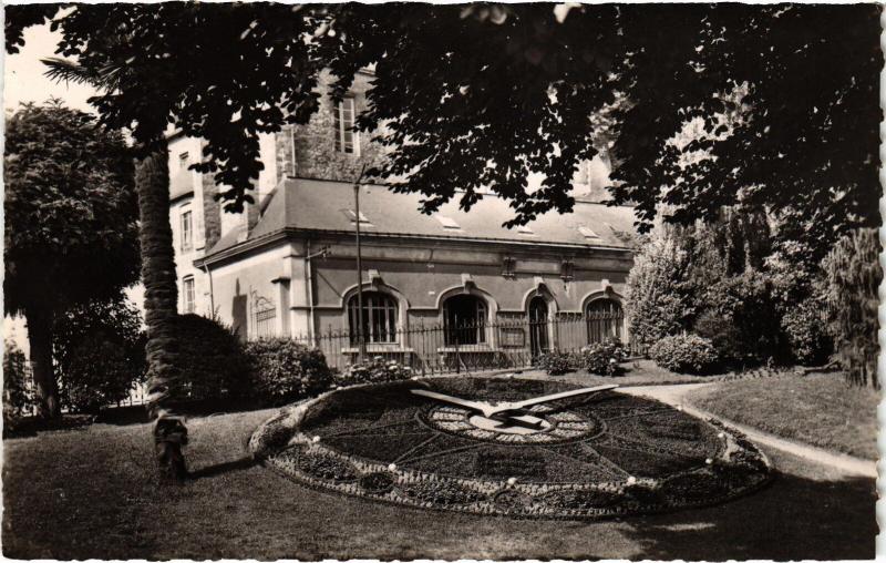 Carte postale ancienne Le Mans Horloge Florale France au Mans