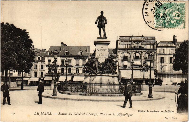 Carte postale ancienne Le Mans Statue du General Chanzy - Place de la Republique France au Mans
