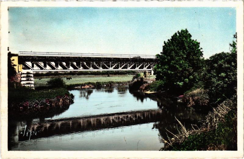 Carte postale ancienne Connerre Pont du Chemin de Fer France