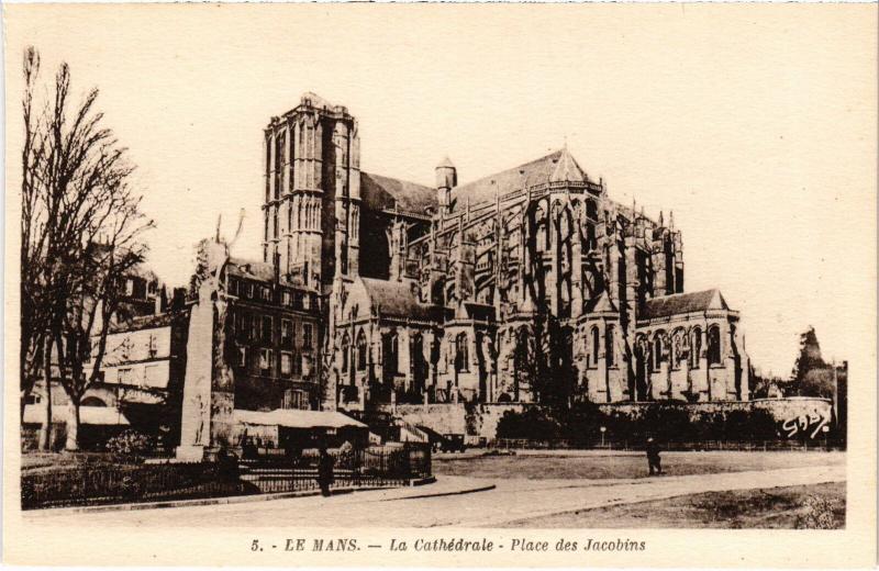 Carte postale ancienne Le Mans Place des Jacobins et la Cathedrale France au Mans