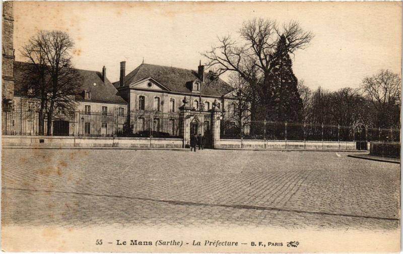 Carte postale ancienne Le Mans La Prefecture France au Mans