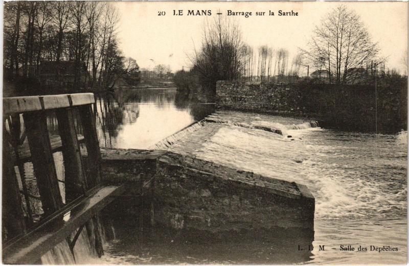 Carte postale ancienne Le Mans Barrage sur la Sarthe France au Mans