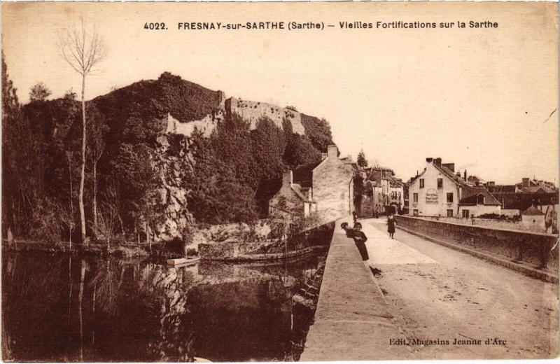 Carte postale ancienne Fresnay-sur-Sarthe Vieilles Fortifications sur la sarthe France à Fresnay-sur-Sarthe