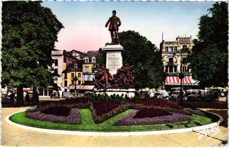 Carte postale ancienne Le Mans Place de la Republique France au Mans