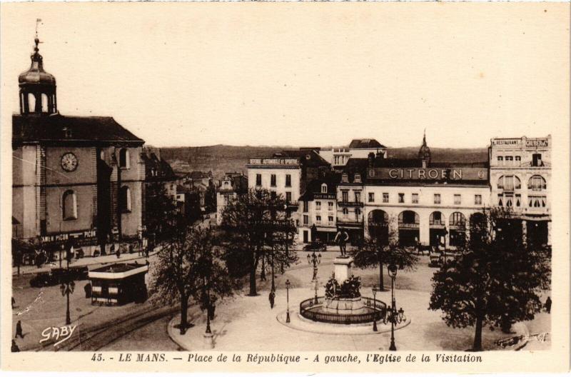 Carte postale ancienne Le Mans Place de la Republique France au Mans
