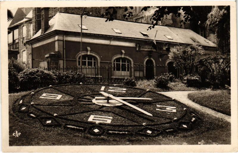 Carte postale ancienne Le Mans L'Horloge Florale France au Mans