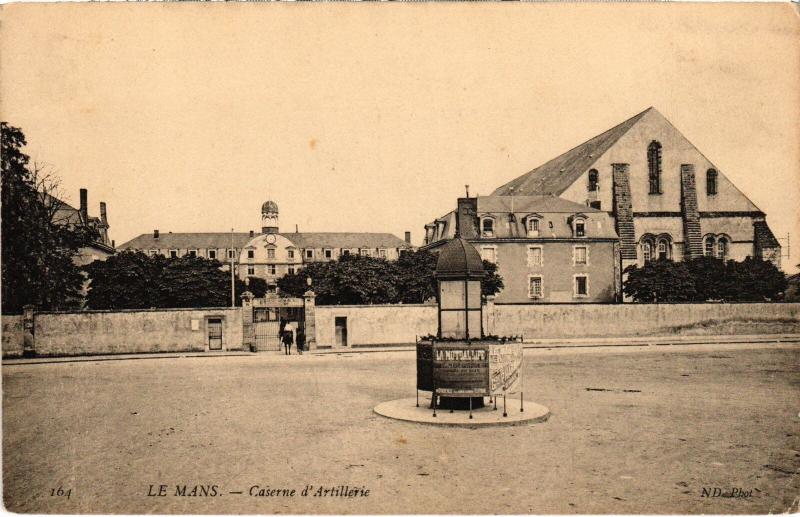 Carte postale ancienne Le Mans Caserne d'Artillerie France au Mans