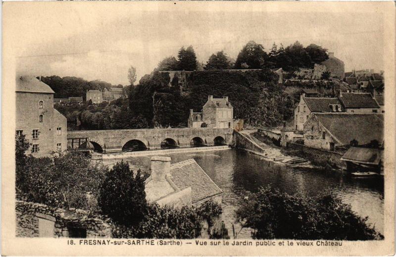 Carte postale ancienne Fresnay-sur-Sarthe Vue sur le Jardin Public France à Fresnay-sur-Sarthe