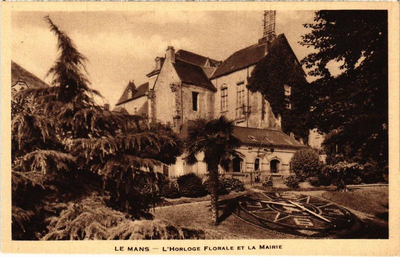 Carte postale ancienne Le Mans L'Horloge Florale et la Mairie France au Mans