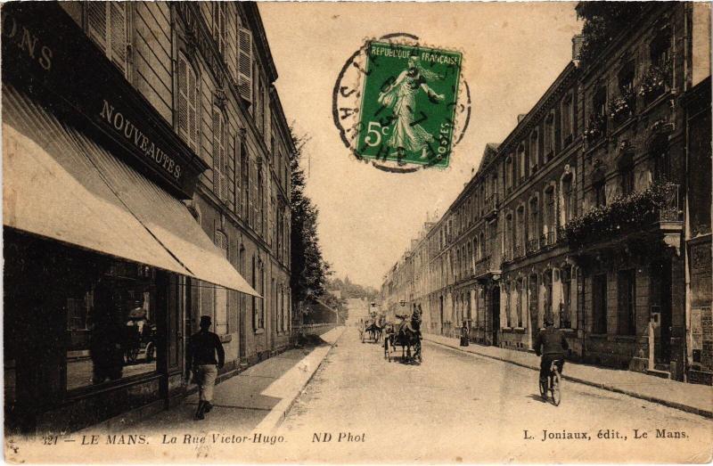 Carte postale ancienne Le Mans Rue Victor-Hugo France au Mans