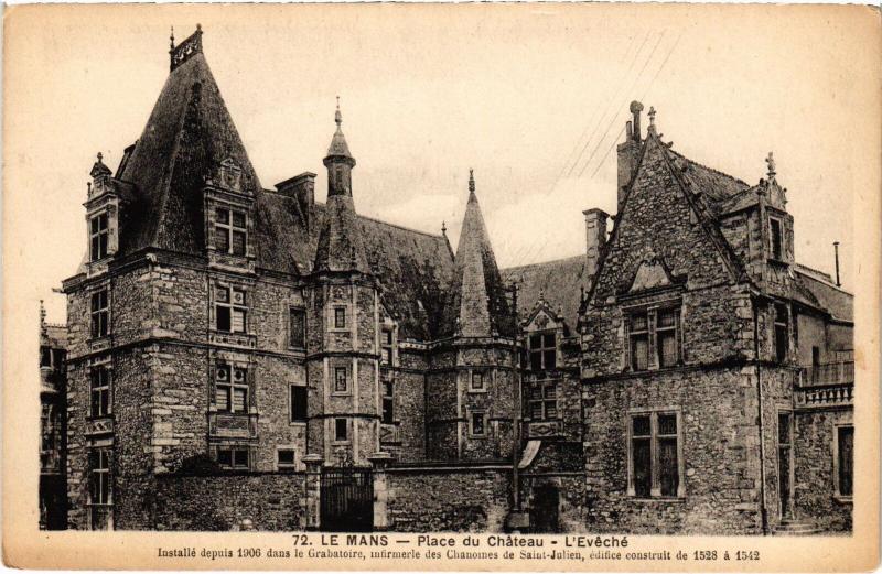 Carte postale ancienne Le Mans Place du Chateau - Eveche France au Mans