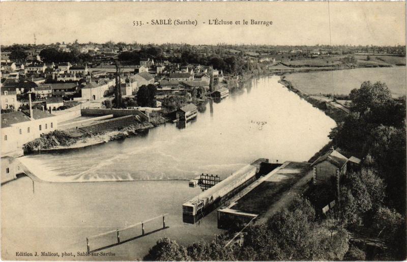 Carte postale ancienne Sable-sur-Sarthe L'Ecluse et le Barrage France