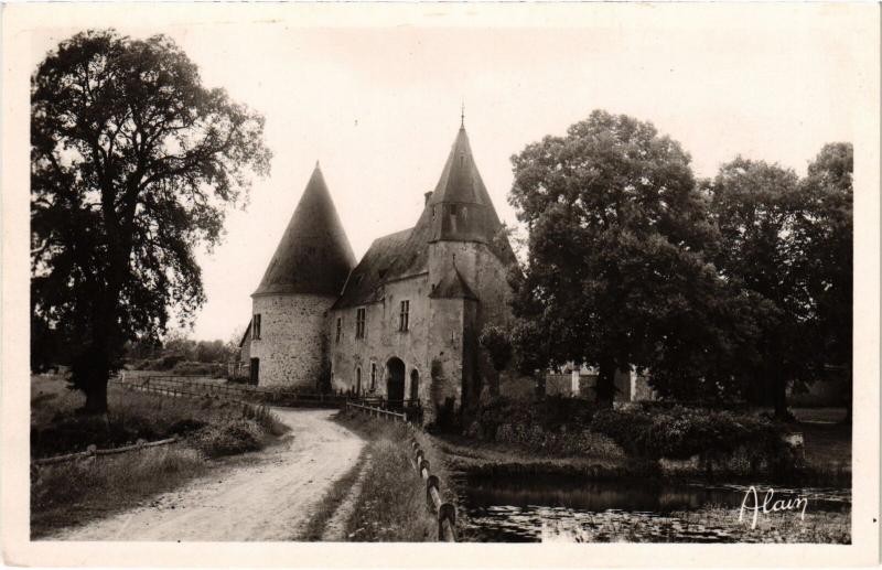 Carte postale ancienne Tuffe Entree du Chateau de Cheronne France