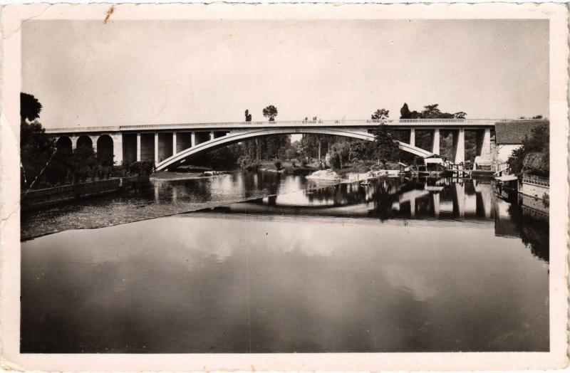 Carte postale ancienne Beaumont-sur-Sarthe Nouveau Pont France à Beaumont-sur-Sarthe