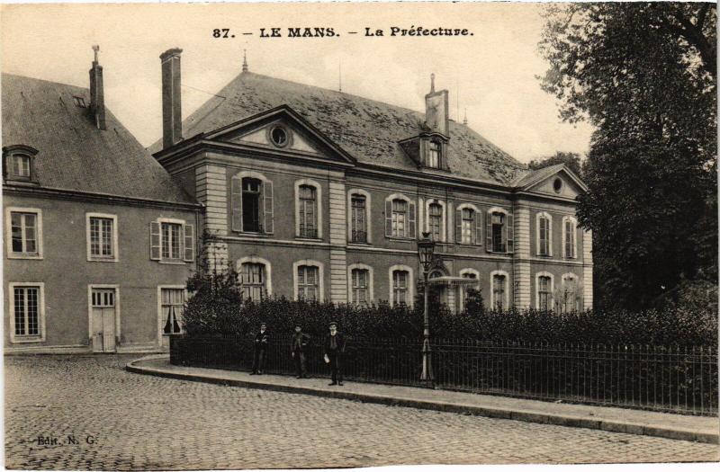 Carte postale ancienne Le Mans La Prefecture France au Mans