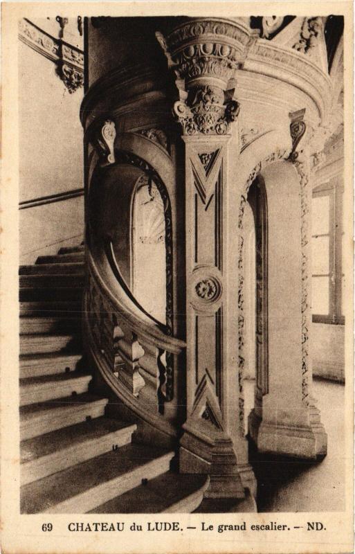 Carte postale ancienne Le Lude Chateau - Grand Escalier France au Lude