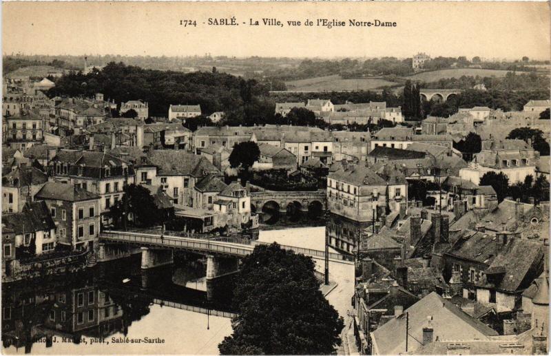 Carte postale ancienne Sable-sur-Sarthe La Ville - Vue de l'Eglise Notre-Dame France