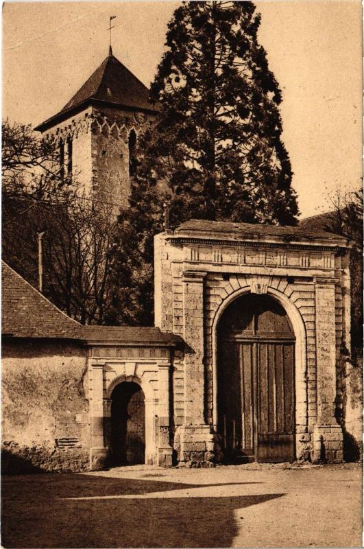 Carte postale ancienne Solesmes Entree de l'Abbaye Saint-Pierre France à Solesmes