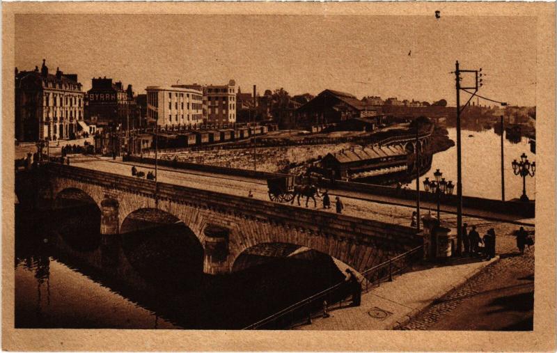 Carte postale ancienne Le Mans Pont Gambetta et Rive Gauche de la sarthe France au Mans