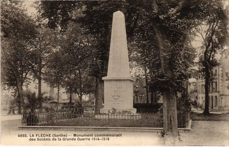 Carte postale ancienne La Fleche Monument France