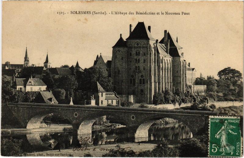 Carte postale ancienne Solesmes Abbaye - Nouveau Pont France à Solesmes