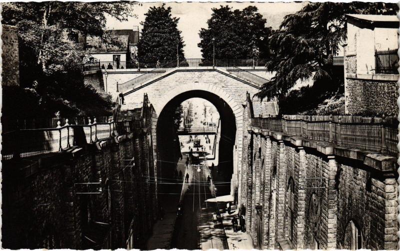 Carte postale ancienne Le Mans Tunnel France au Mans