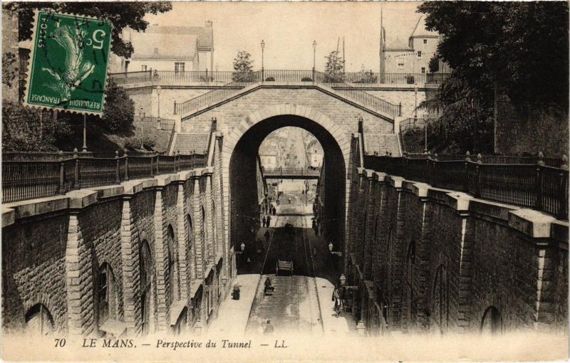 Carte postale ancienne Le Mans Perspective du Tunnel France au Mans