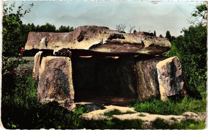 Carte postale ancienne Connerre Dolmen France
