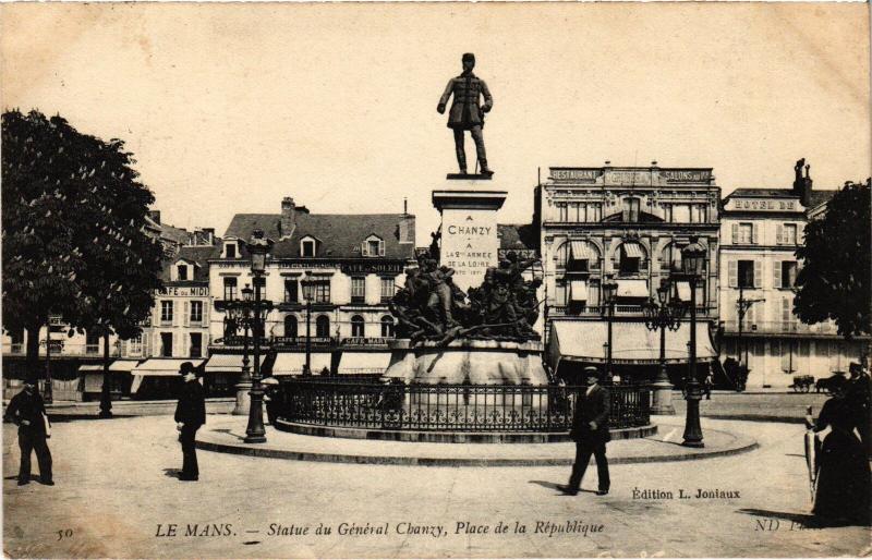 Carte postale ancienne Le Mans Statue du General Chanzy - Place de la Republique France au Mans